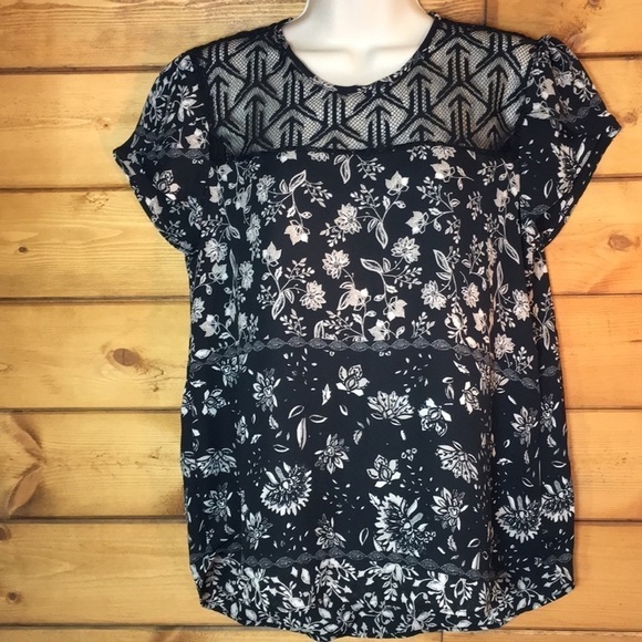 Twine and String | Flutter Sleeve Hi-Lo To… - Picture 1 of 4